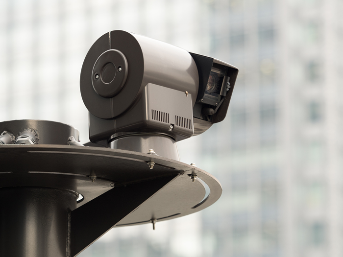 防犯カメラで研究施設の機密情報を守る